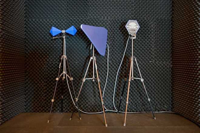 Plně bezodrazová komora EMC, Praha 15, Hostivař image